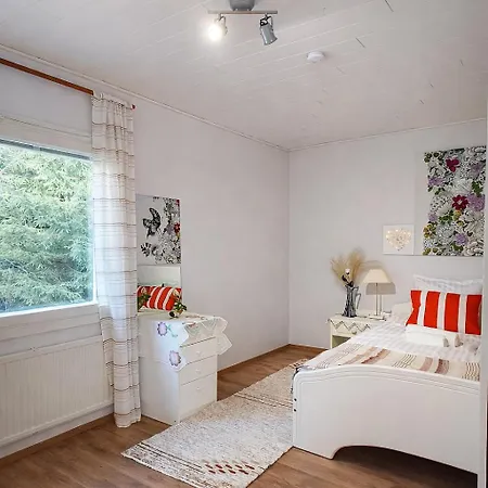 Lumi & Luonto - Entire 100 Sqm 3-br House With Private Wood Fired Sauna Uleåborg