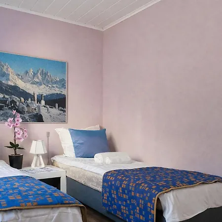 Semesterbostad Lumi & Luonto - Entire 100 Sqm 3-br House With Private Wood Fired Sauna Uleåborg