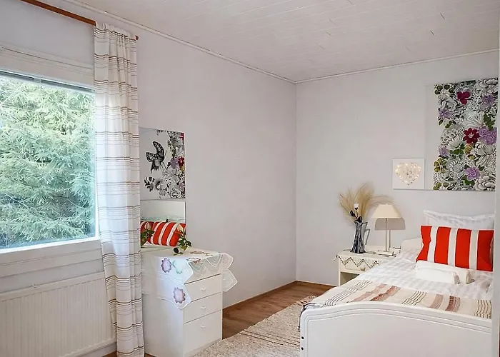 Lumi & Luonto - Entire 100 Sqm 3-br House With Private Wood Fired Sauna Uleåborg